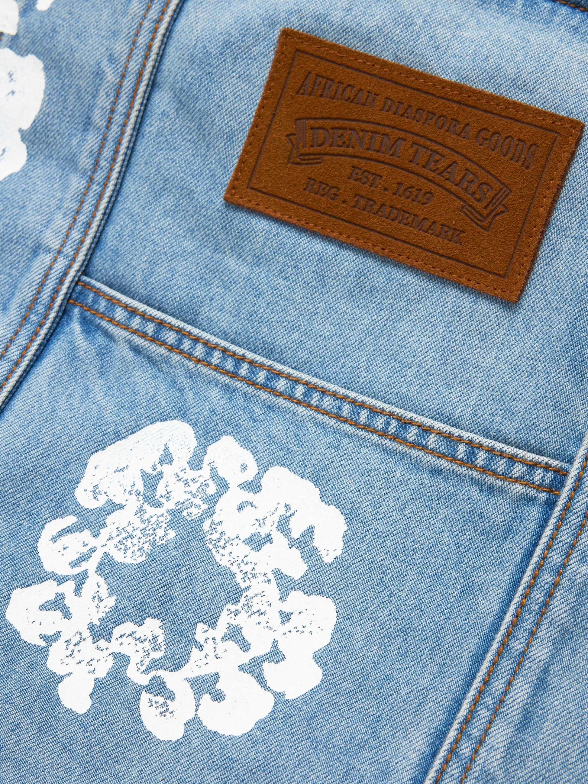 Cotton Wreath Light Wash Denim Tote Bag – view 3