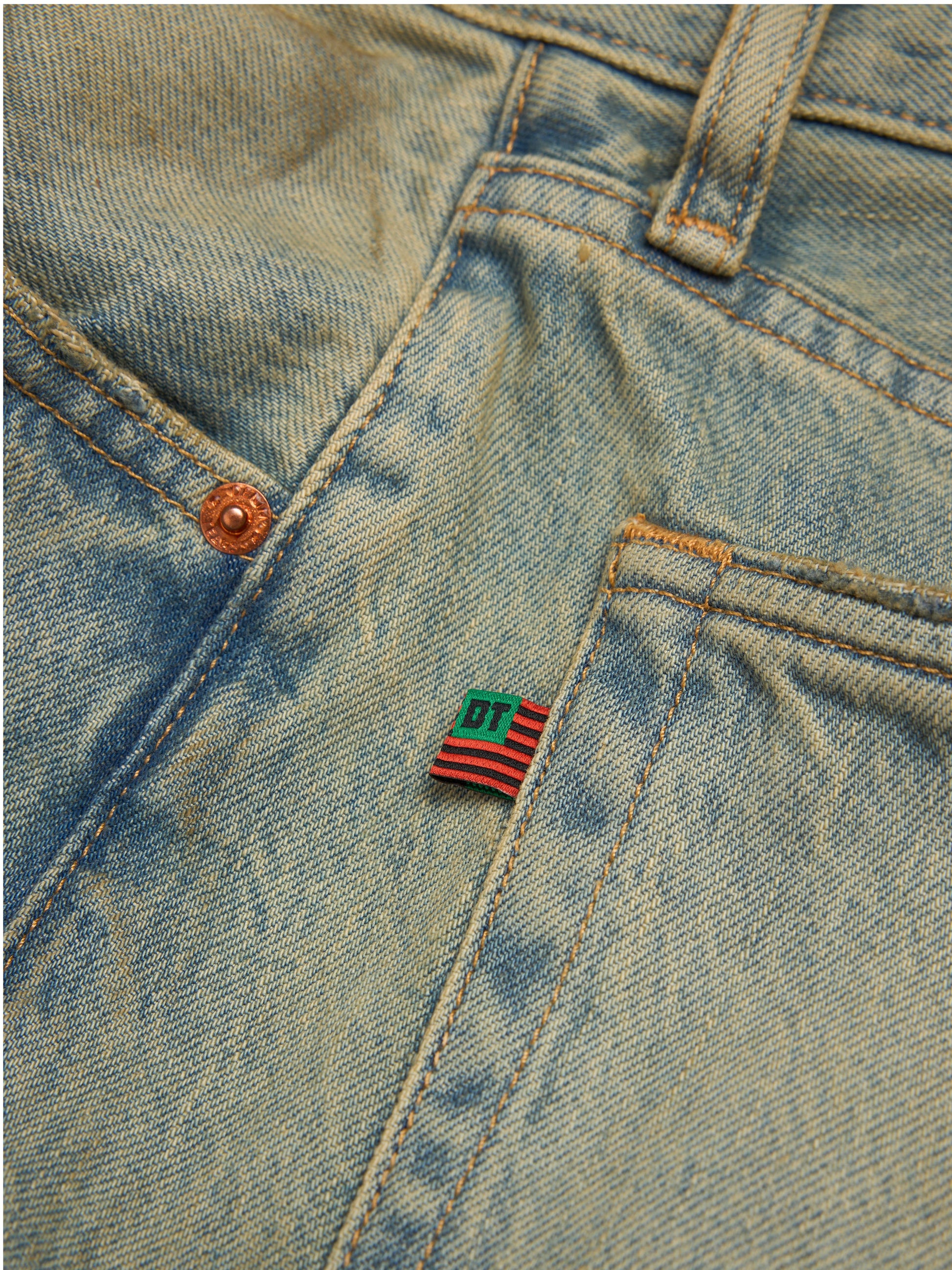 Dirty Wash Denim Short – view 3